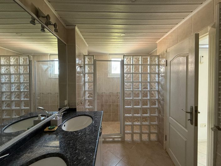 Image No.22-2 Bed Apartment for sale