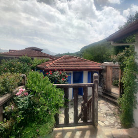 Exterior 11