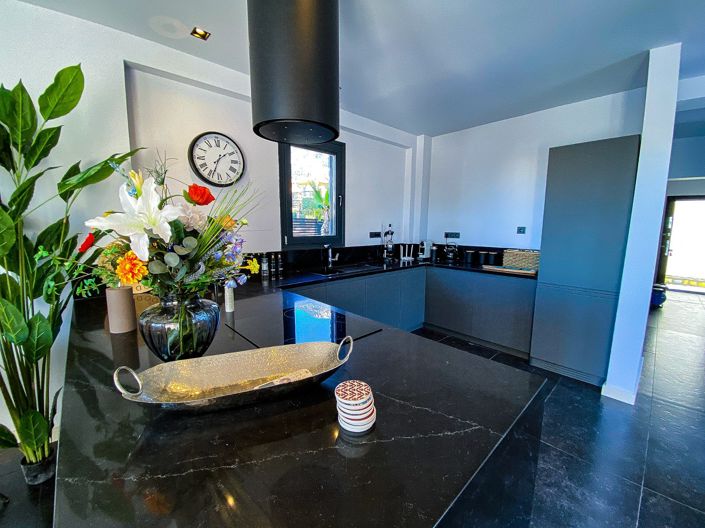 Image No.10-4 Bed House/Villa for sale