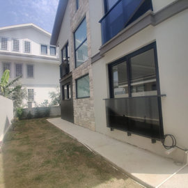 Exterior 10