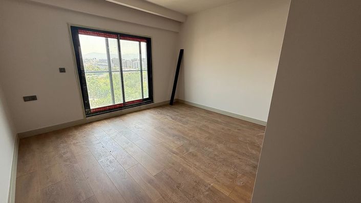 Image No.27-4 Bed Apartment for sale