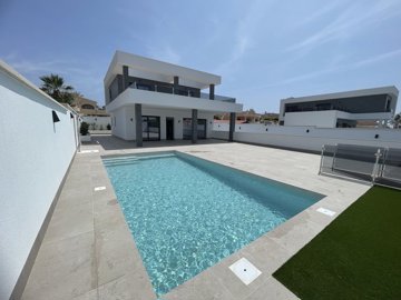4 Bed House/Villa for sale