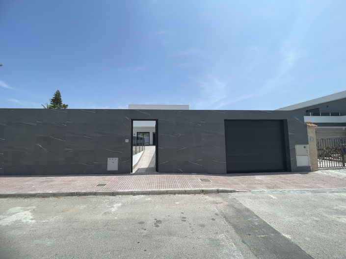 Image No.22-4 Bed House/Villa for sale