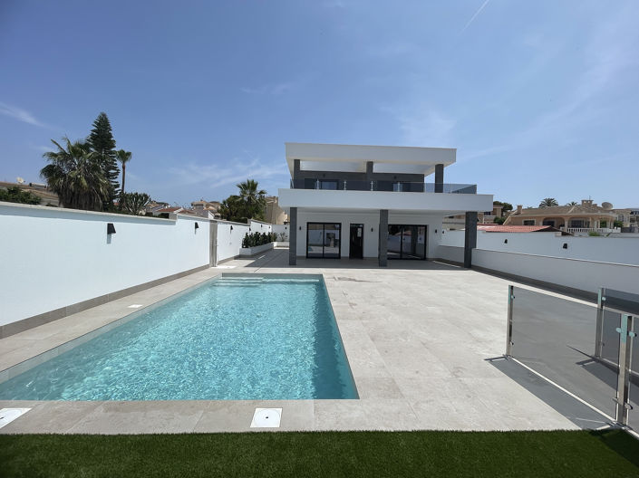 Image No.4-4 Bed House/Villa for sale