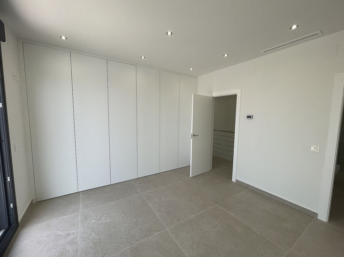 Image No.41-4 Bed House/Villa for sale