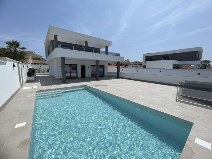 Image No.6-4 Bed House/Villa for sale