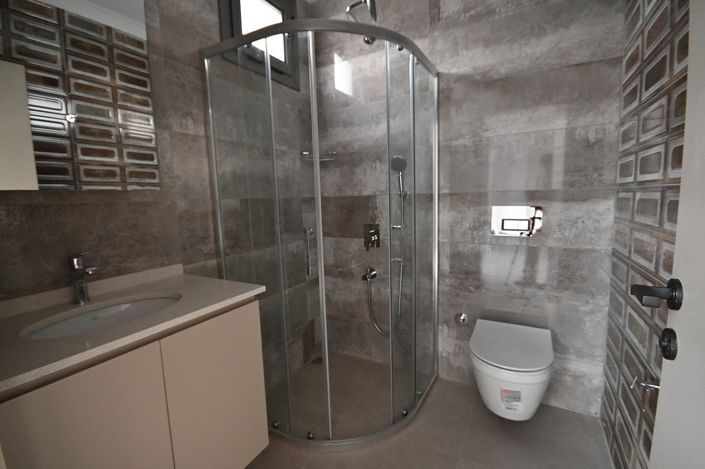 Image No.28-2 Bed Apartment for sale