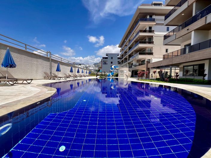 Image No.1-4 Bed Apartment for sale