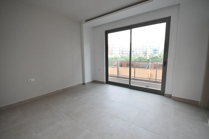 Image No.23-4 Bed Apartment for sale