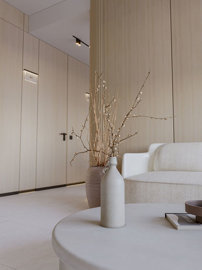Interior 8