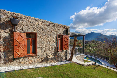 Exterior 10