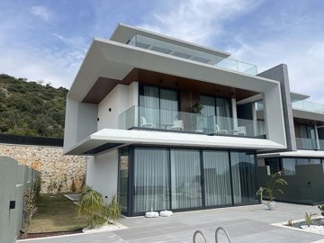 Exterior 3