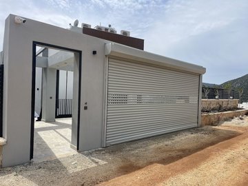 Exterior 4