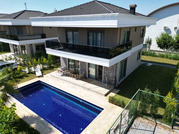 Exterior 8
