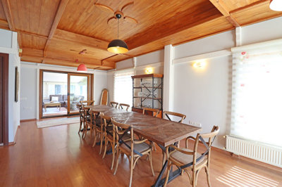 Interior 4