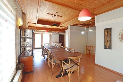 Interior 5