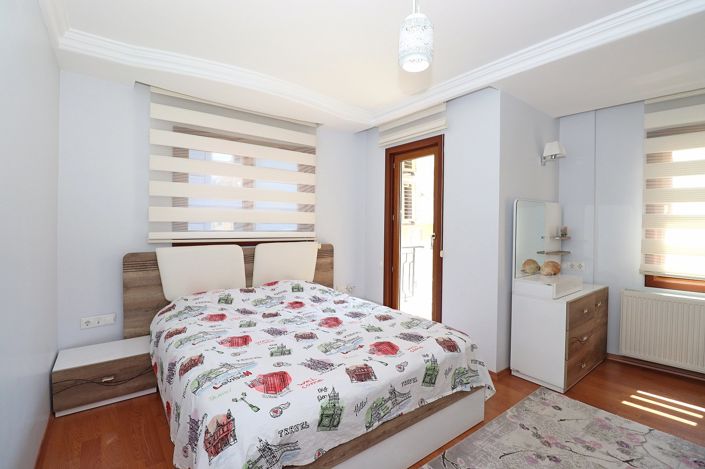 Image No.18-4 Bed Apartment for sale