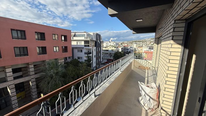 Image No.25-3 Bed Apartment for sale