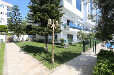 Exterior 6