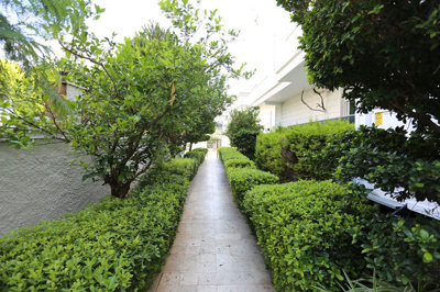 Exterior 8