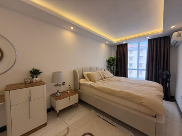 Interior 5