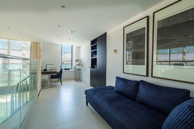 Interior 4