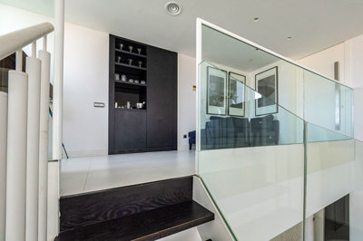 Interior 5