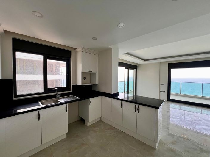 Image No.20-4 Bed Apartment for sale