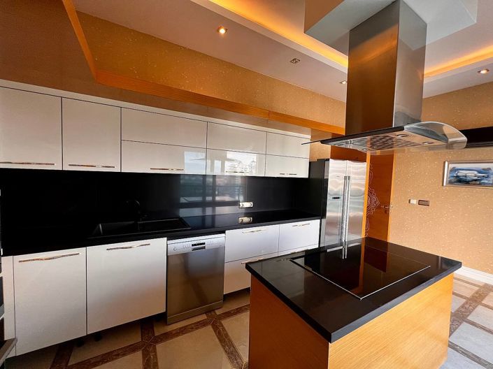 Image No.26-4 Bed Apartment for sale