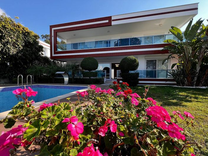 Image No.1-4 Bed House/Villa for sale