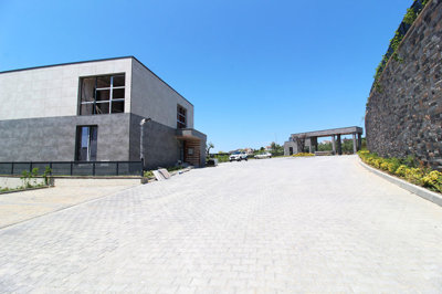 Exterior 14