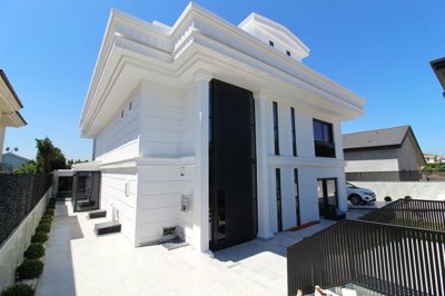 Exterior 9