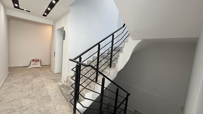 Image No.10-2 Bed Apartment for sale