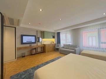 Interior 5