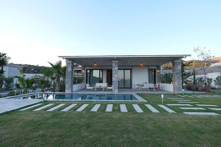 Image No.1-5 Bed House/Villa for sale
