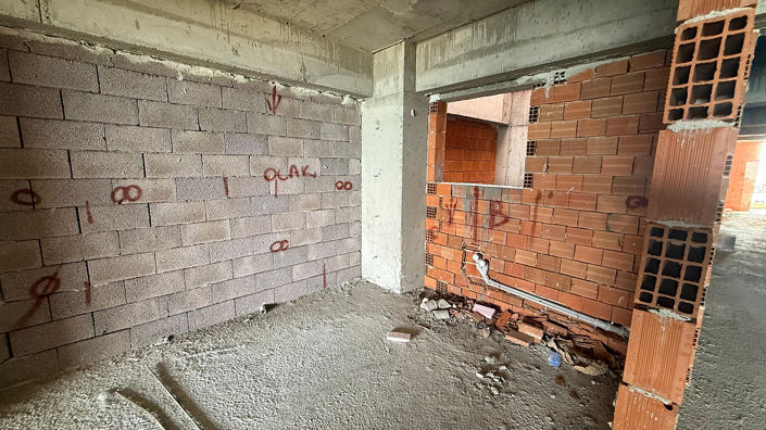 Image No.10-5 Bed Apartment for sale