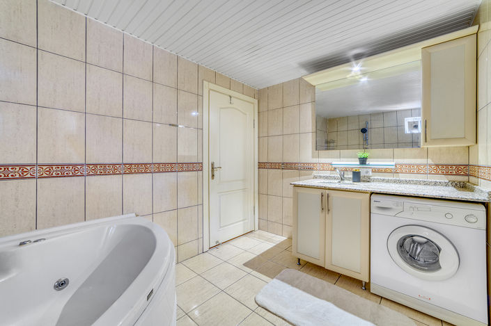 Image No.19-4 Bed Apartment for sale