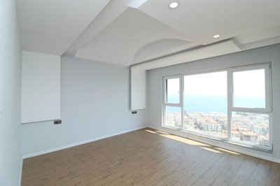 Interior 6