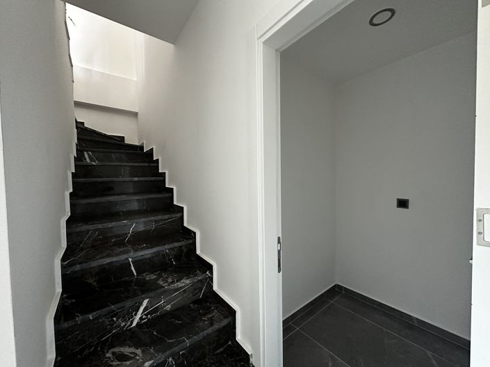 Image No.18-2 Bed Apartment for sale