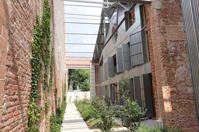 Exterior 4