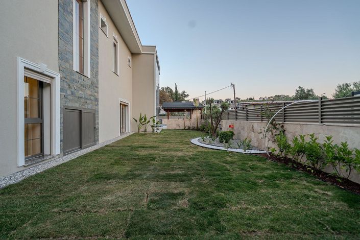 Image No.3-4 Bed House/Villa for sale