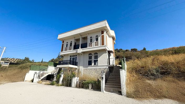 Image No.1-2 Bed House/Villa for sale