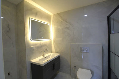 Interior 12