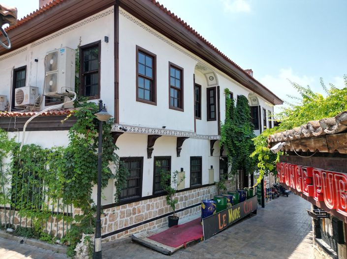 Image No.3-2 Bed Commercial for sale