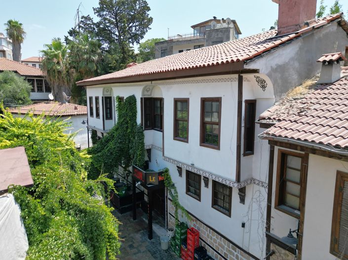 Image No.4-2 Bed Commercial for sale