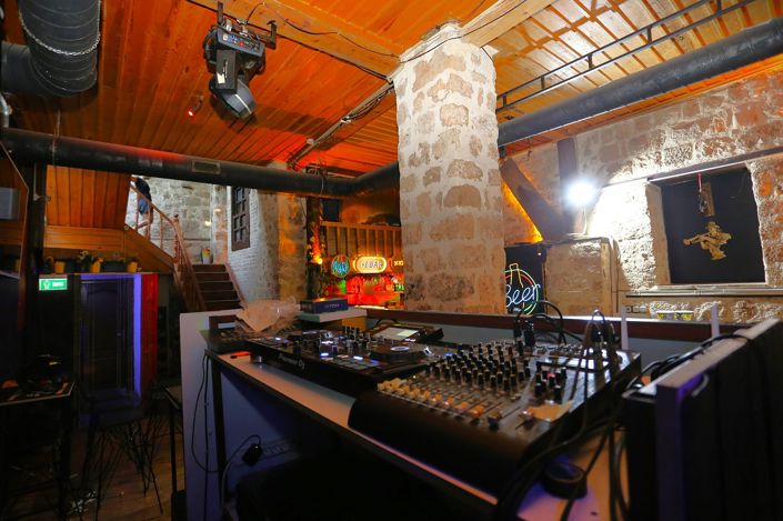 Image No.6-2 Bed Commercial for sale