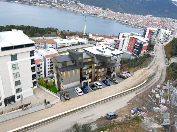 Image No.1-4 Bed Apartment for sale