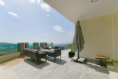 Exterior 4