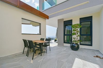 Exterior 8
