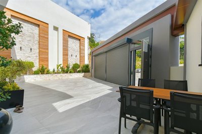 Exterior 9